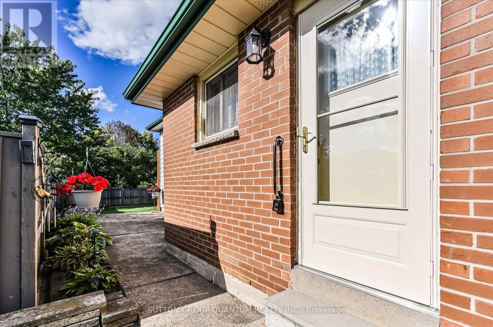 3661 Keenan Crescent, Mississauga, Ontario L4T 3M1 - Photo 24 - W13835718
