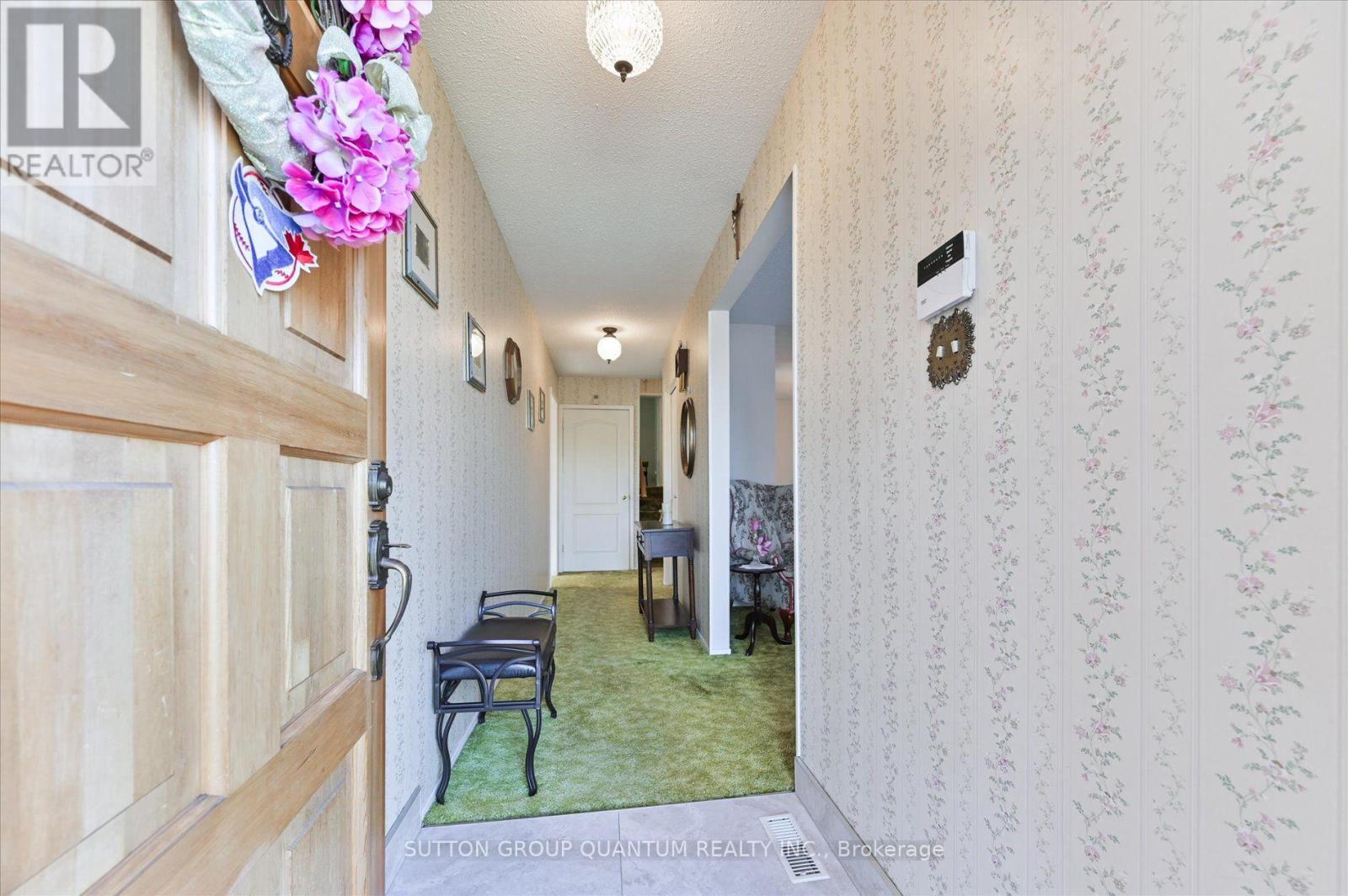 3661 Keenan Crescent, Mississauga, Ontario L4T 3M1 - Photo 4 - W13835718