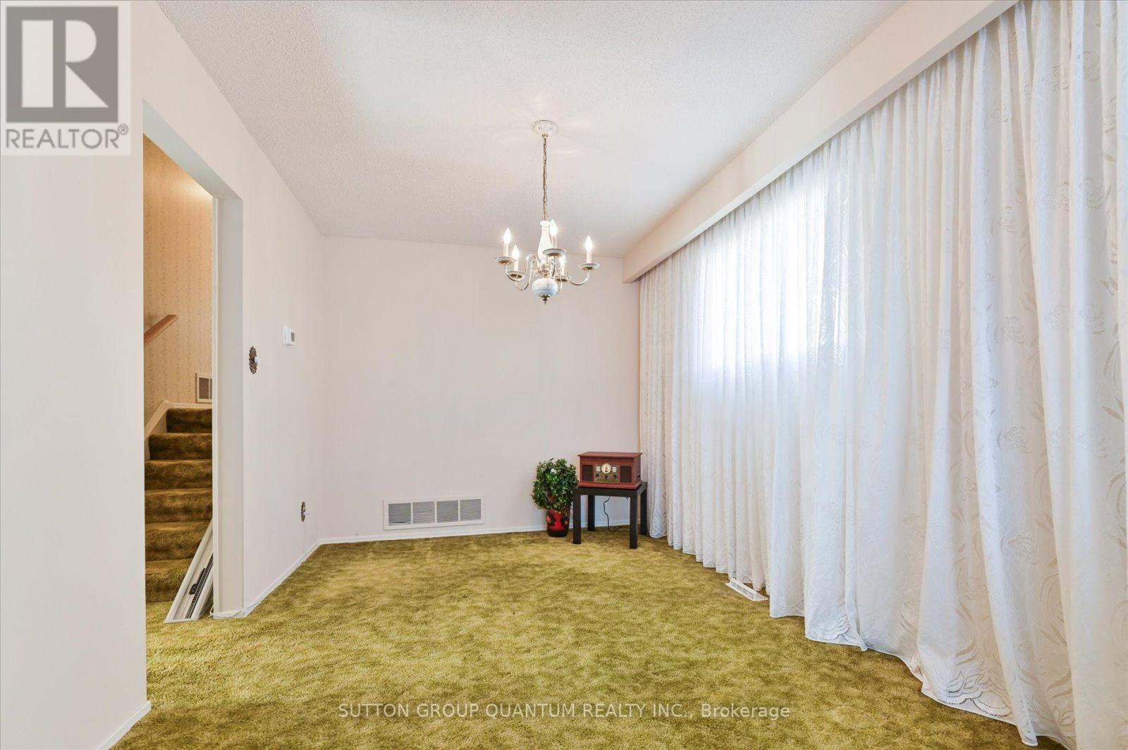 3661 Keenan Crescent, Mississauga, Ontario L4T 3M1 - Photo 8 - W13835718