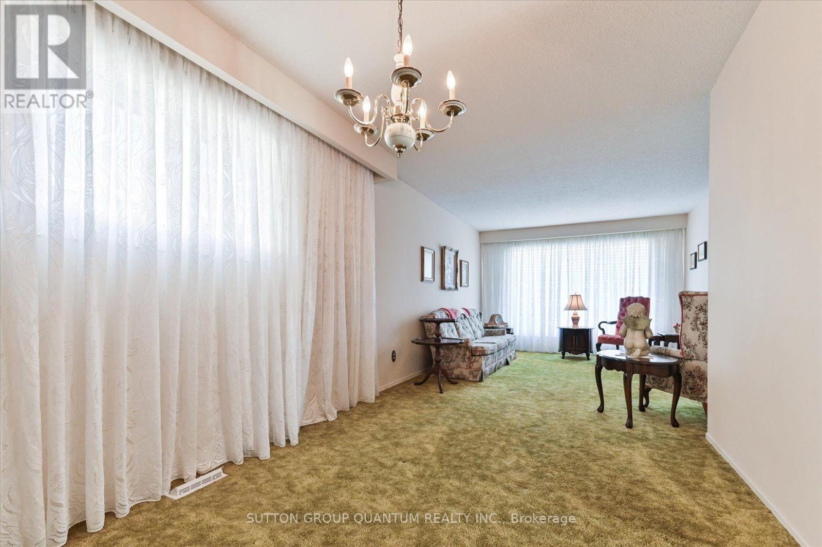 3661 Keenan Crescent, Mississauga, Ontario L4T 3M1 - Photo 9 - W13835718
