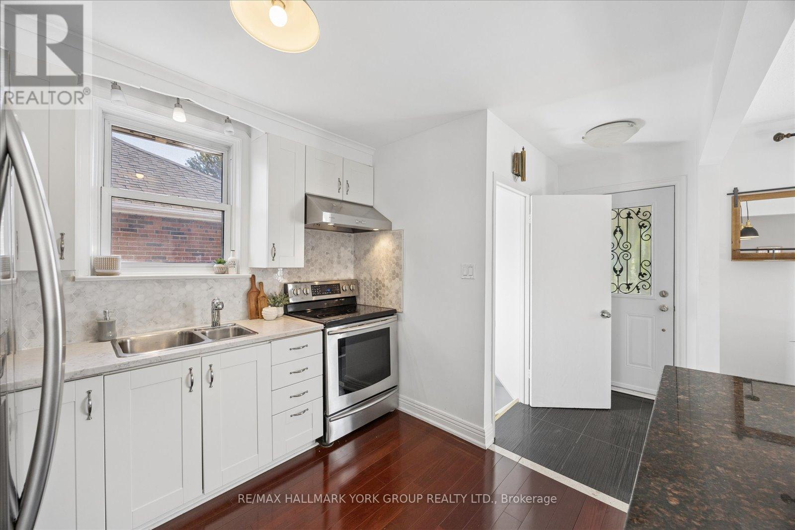45 Seventeenth Street, Toronto, Ontario  M8V 3K2 - Photo 11 - W13835742