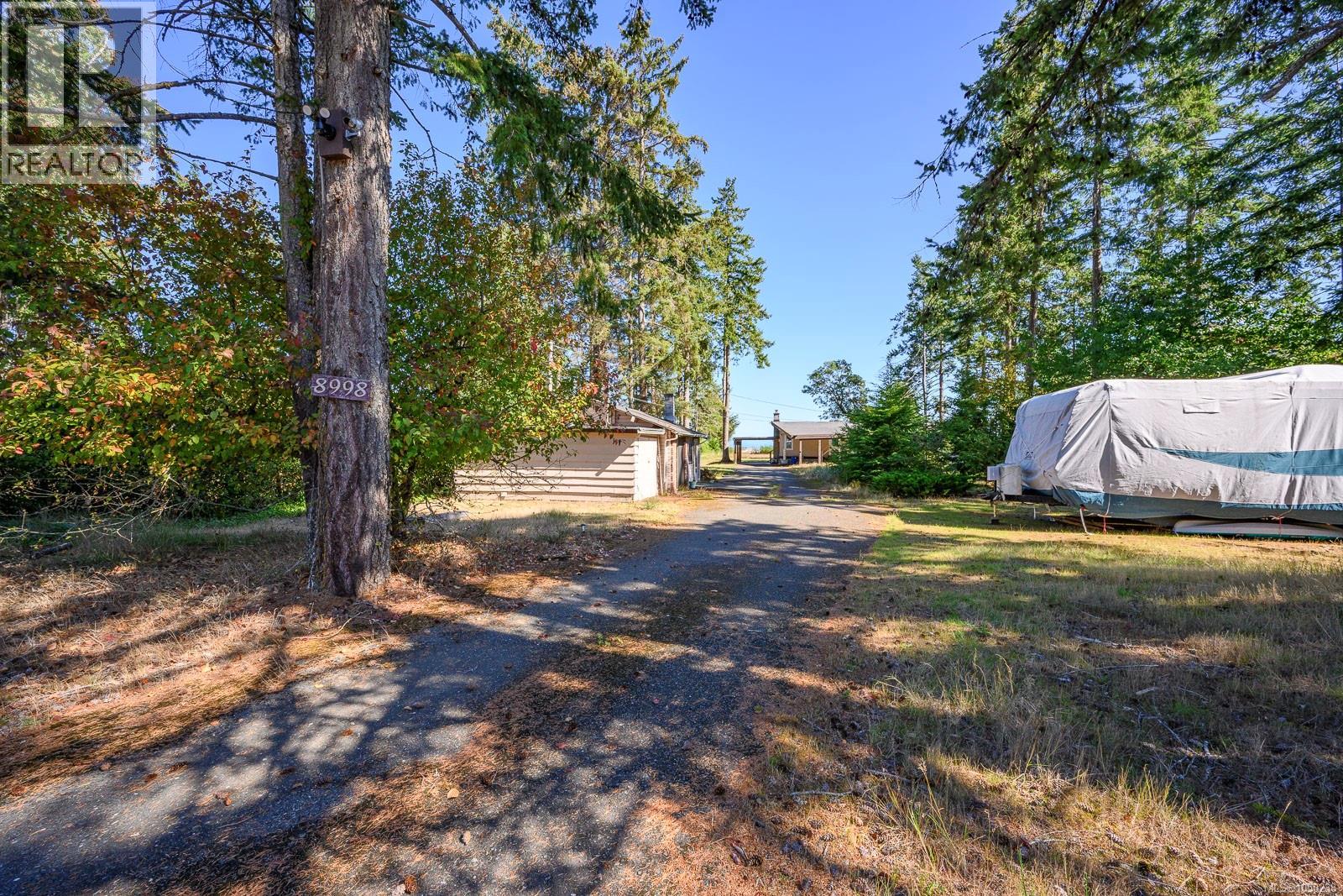 8998 Clarkson Ave, Black Creek, British Columbia  V9J 1B2 - Photo 15 - 1050238