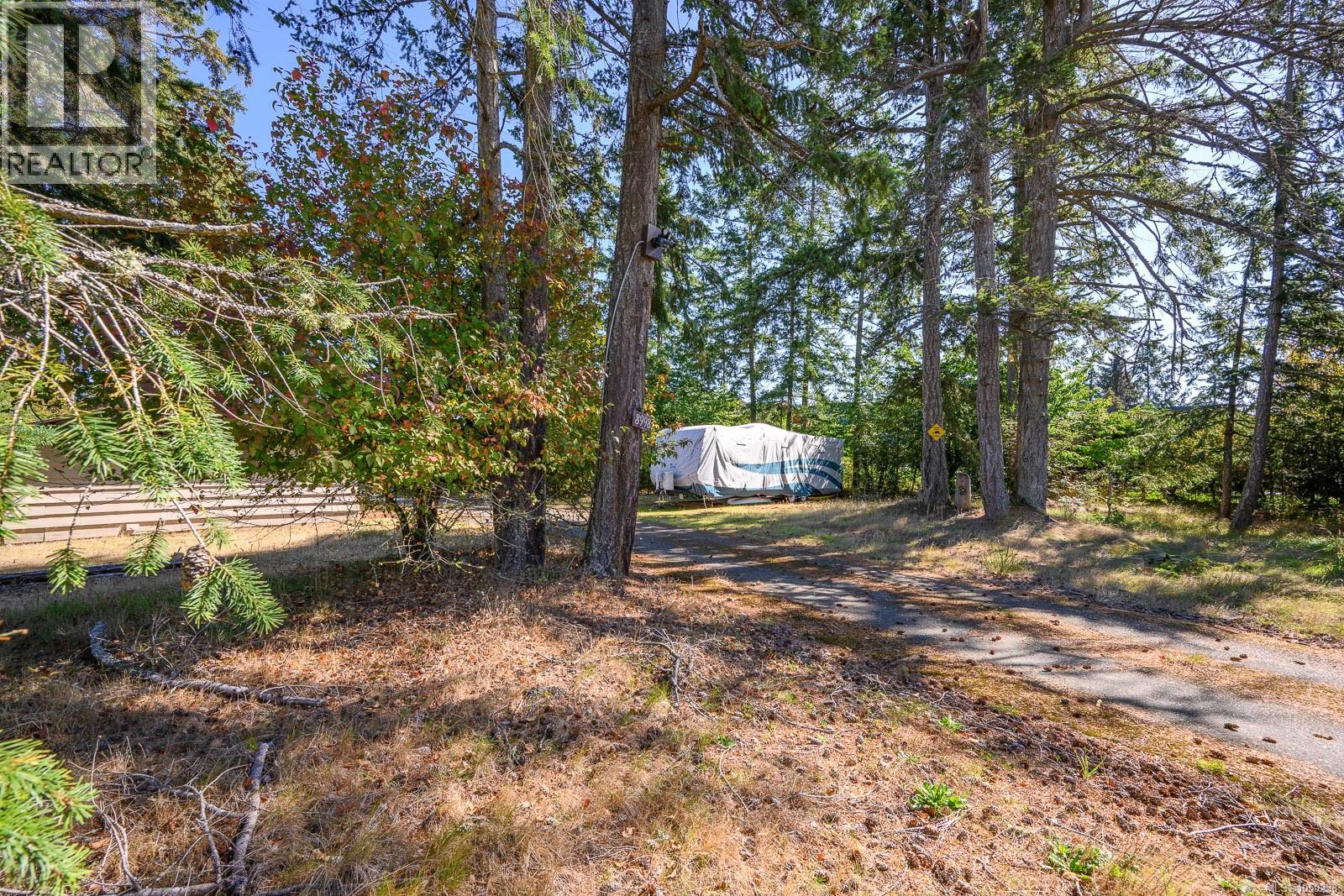 8998 Clarkson Ave, Black Creek, British Columbia  V9J 1B2 - Photo 17 - 1050238