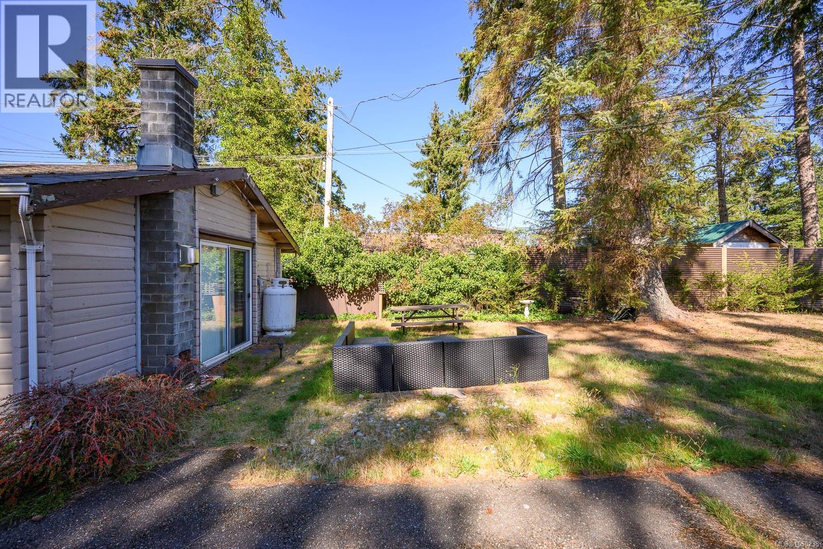8998 Clarkson Ave, Black Creek, British Columbia  V9J 1B2 - Photo 19 - 1050238
