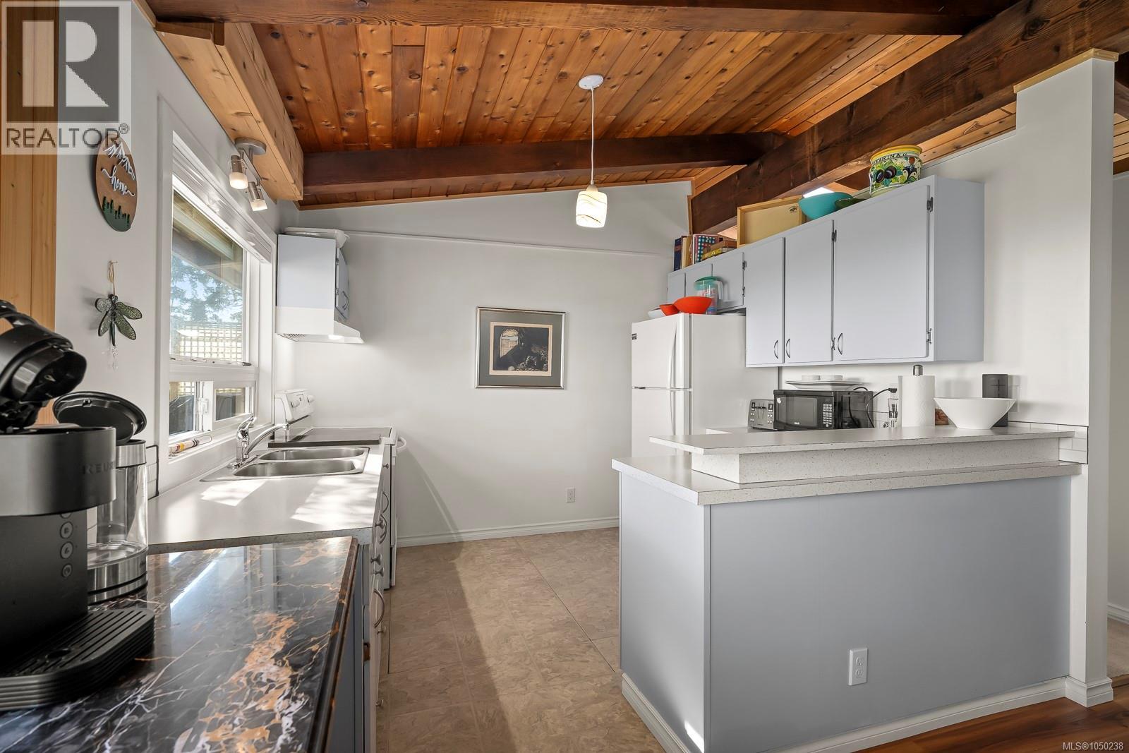 8998 Clarkson Ave, Black Creek, British Columbia  V9J 1B2 - Photo 41 - 1050238