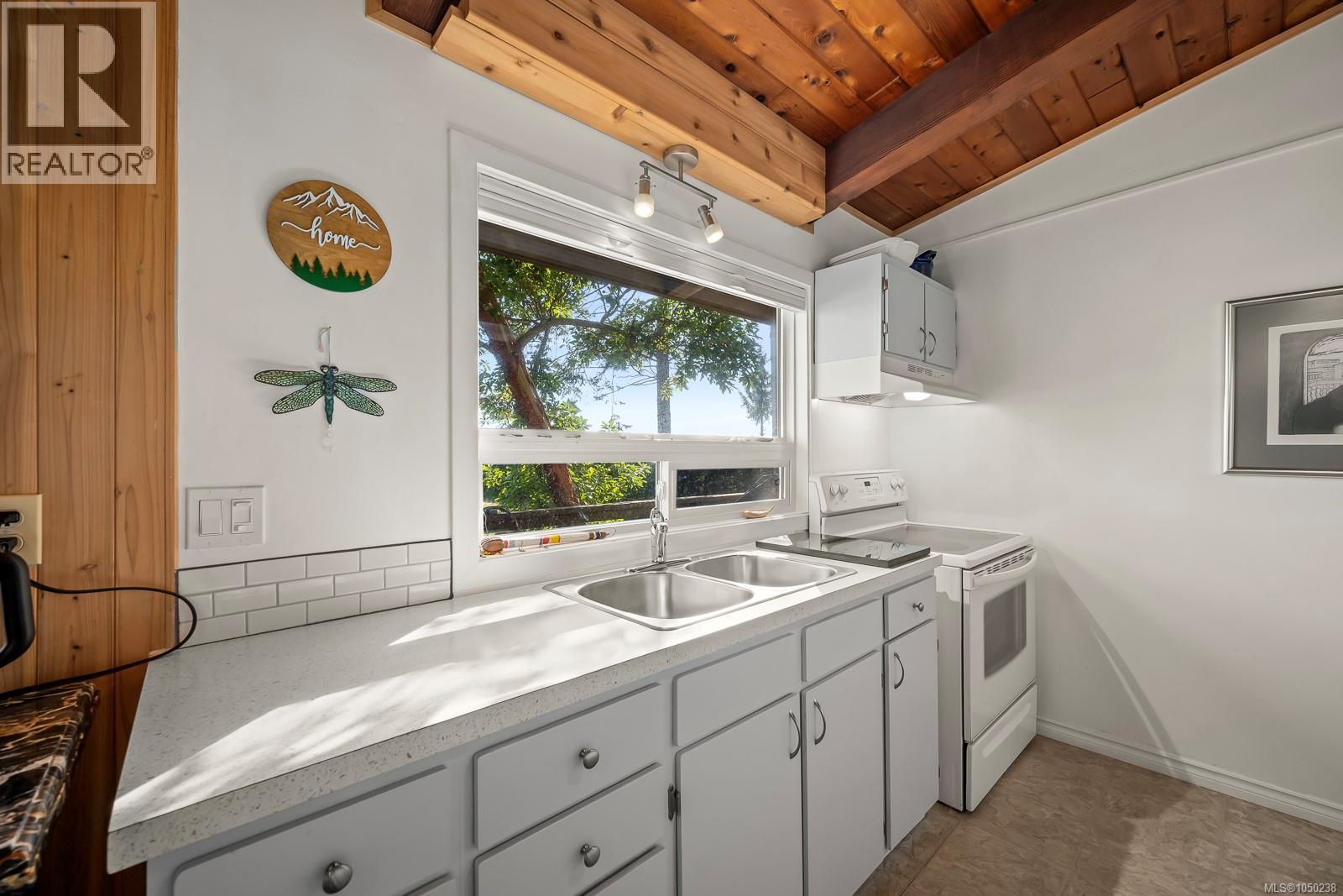 8998 Clarkson Ave, Black Creek, British Columbia  V9J 1B2 - Photo 44 - 1050238