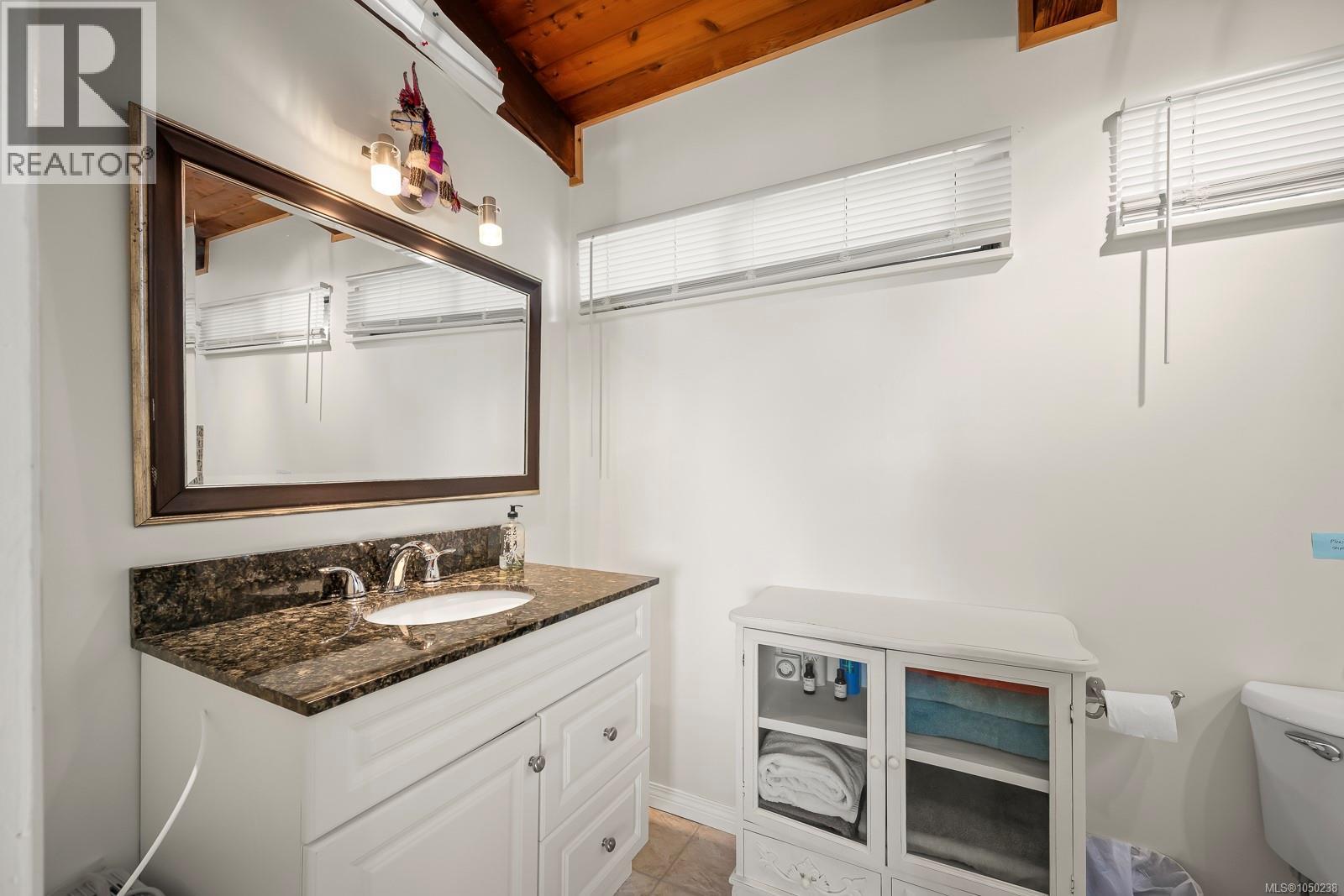 8998 Clarkson Ave, Black Creek, British Columbia  V9J 1B2 - Photo 52 - 1050238