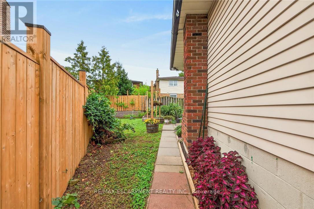 10 Krafty Court, Hamilton, Ontario  L9C 6R7 - Photo 40 - X13835738