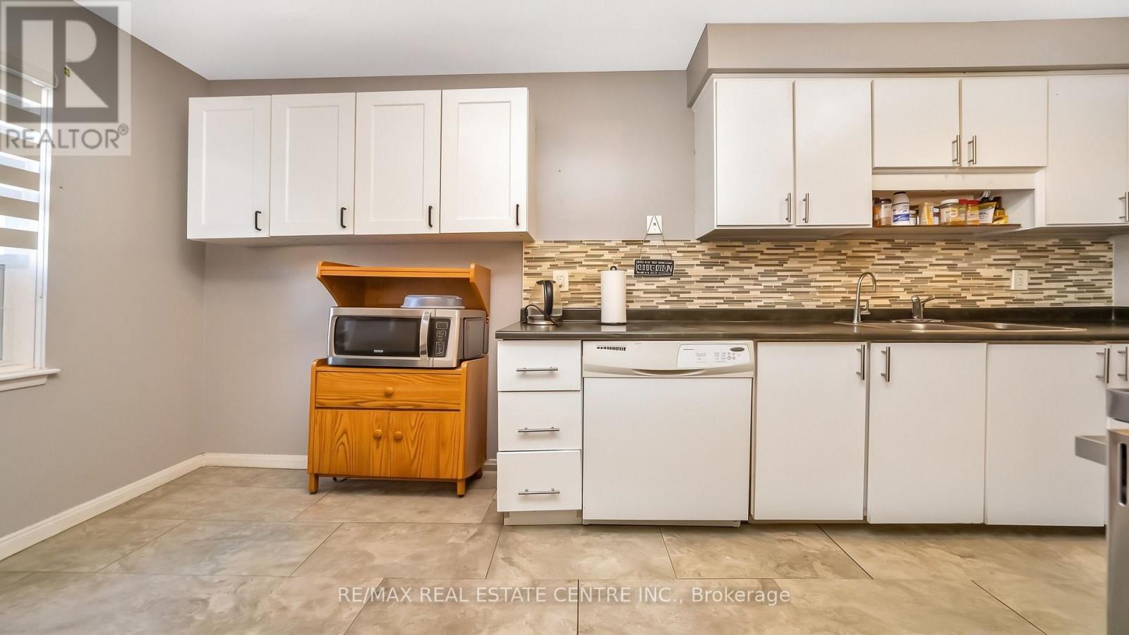 59 Craigleigh Crescent, Brampton, Ontario  L6T 2E3 - Photo 6 - W13787356