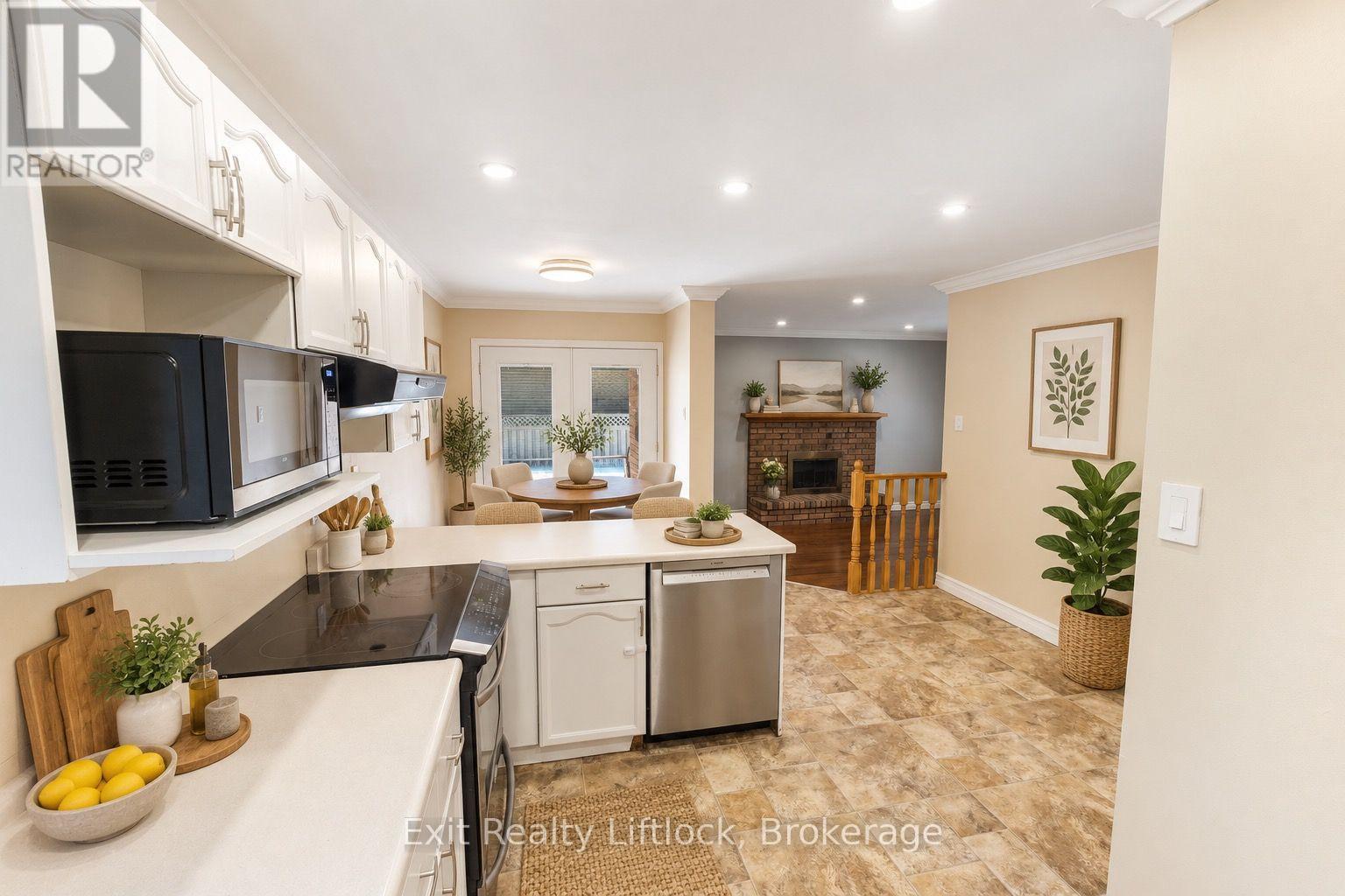 958 Smithside Court, Peterborough, Ontario  K9J 8E2 - Photo 7 - X13780824