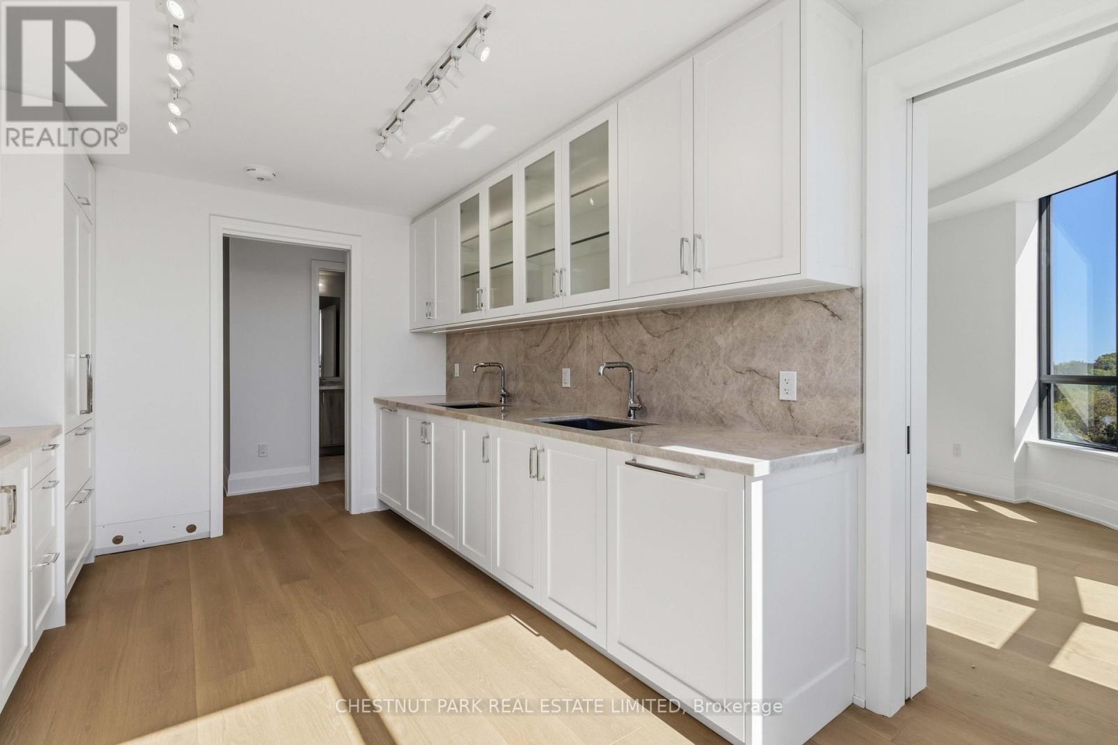 708 - 505 Glencairn Avenue, Toronto, Ontario  M6B 0B2 - Photo 3 - C13786958