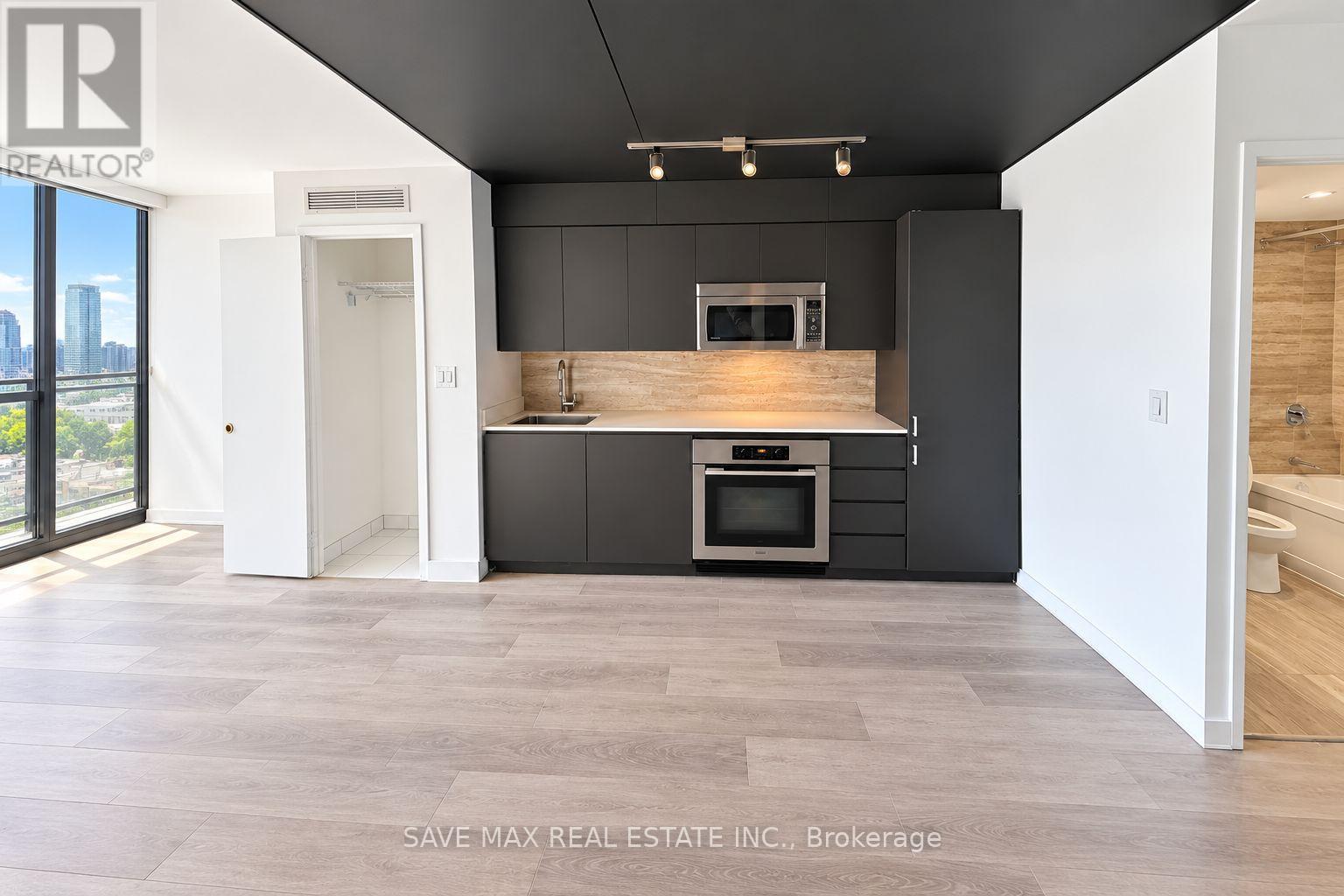 1033 - 15 ICEBOAT TERRACE, Toronto, Ontario