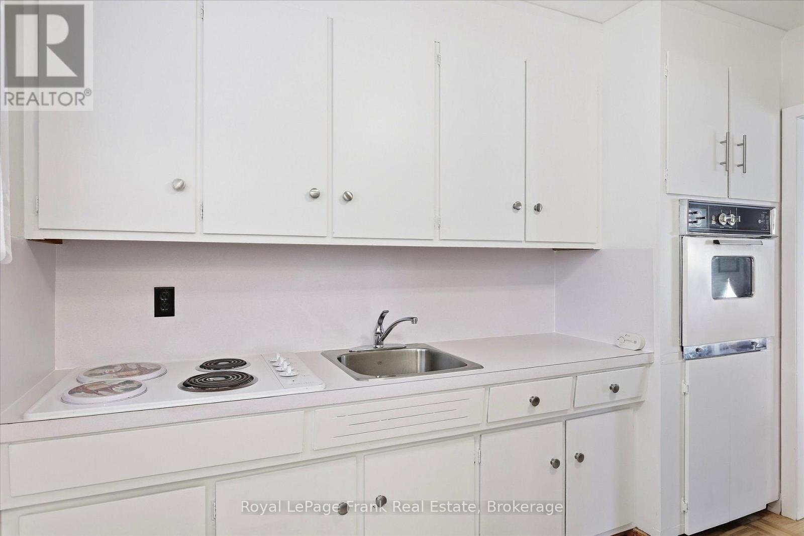 230 Euclid Avenue, Peterborough, Ontario  K9H 1M4 - Photo 10 - X13835916
