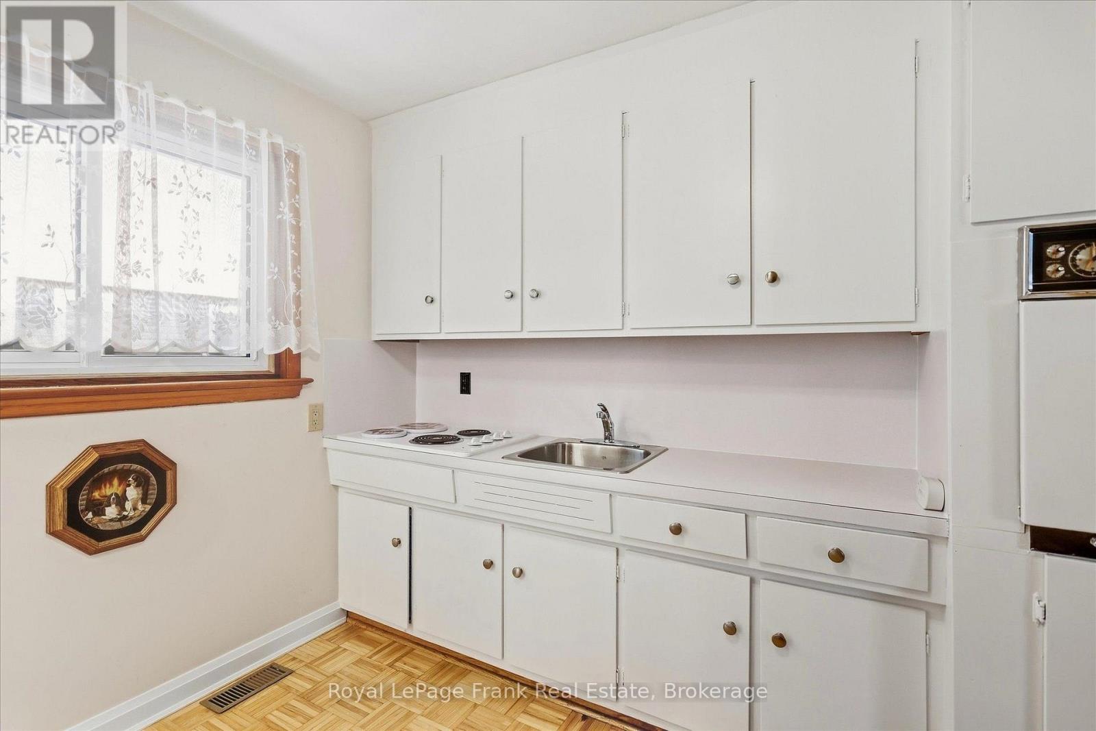 230 Euclid Avenue, Peterborough, Ontario  K9H 1M4 - Photo 9 - X13835916