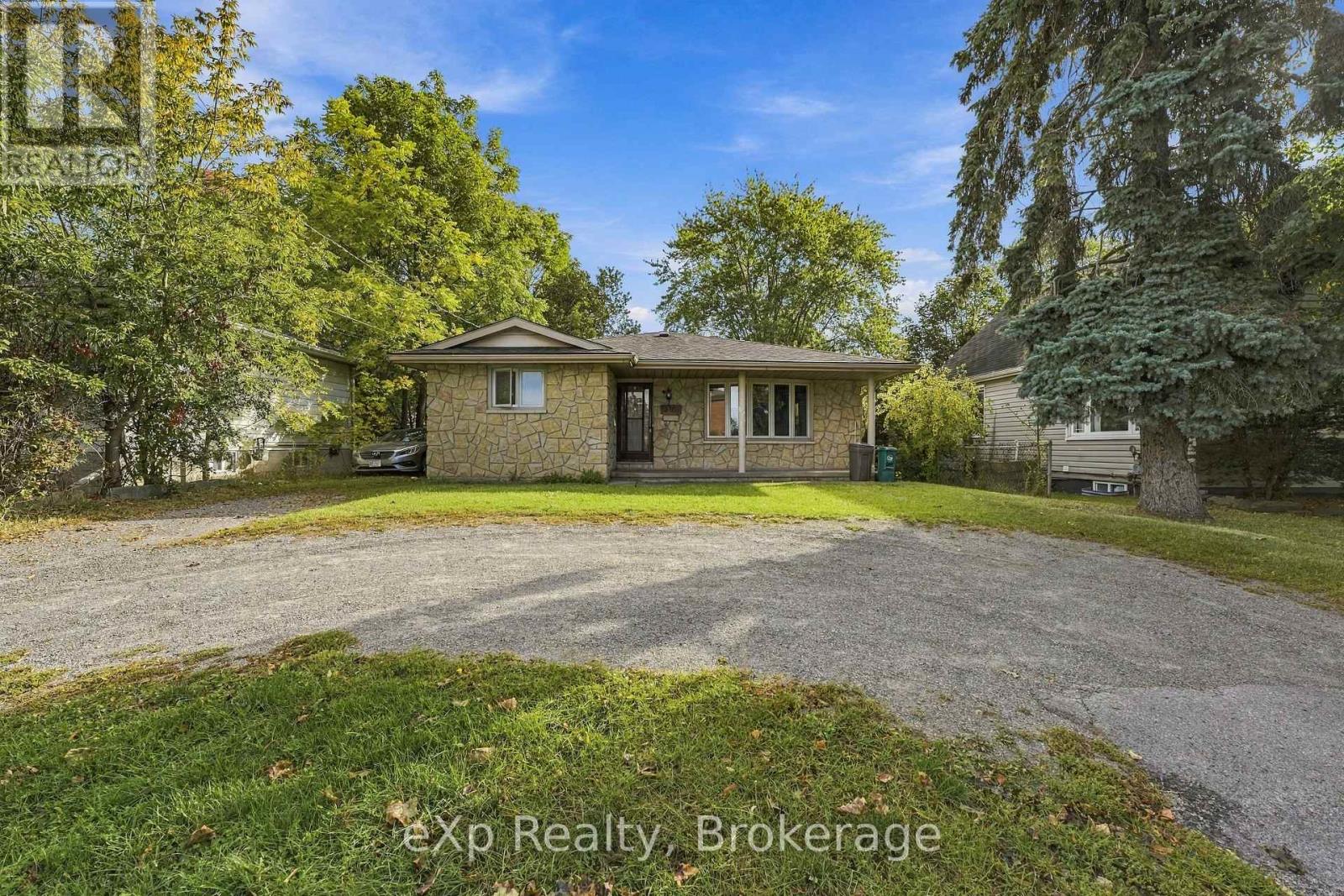 501 Sidney Street, Belleville, Ontario  K8P 4A3 - Photo 2 - X13835988