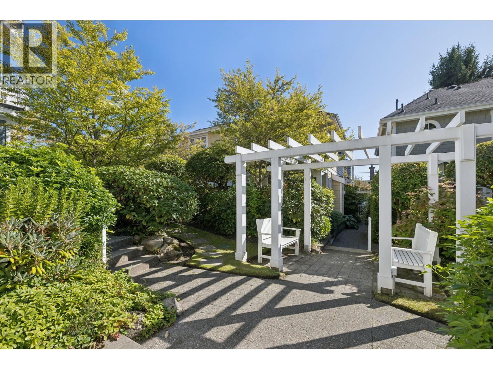 2015 Esquimalt Avenue, West Vancouver, British Columbia V7V 1S3 - Photo 37 - R3168146