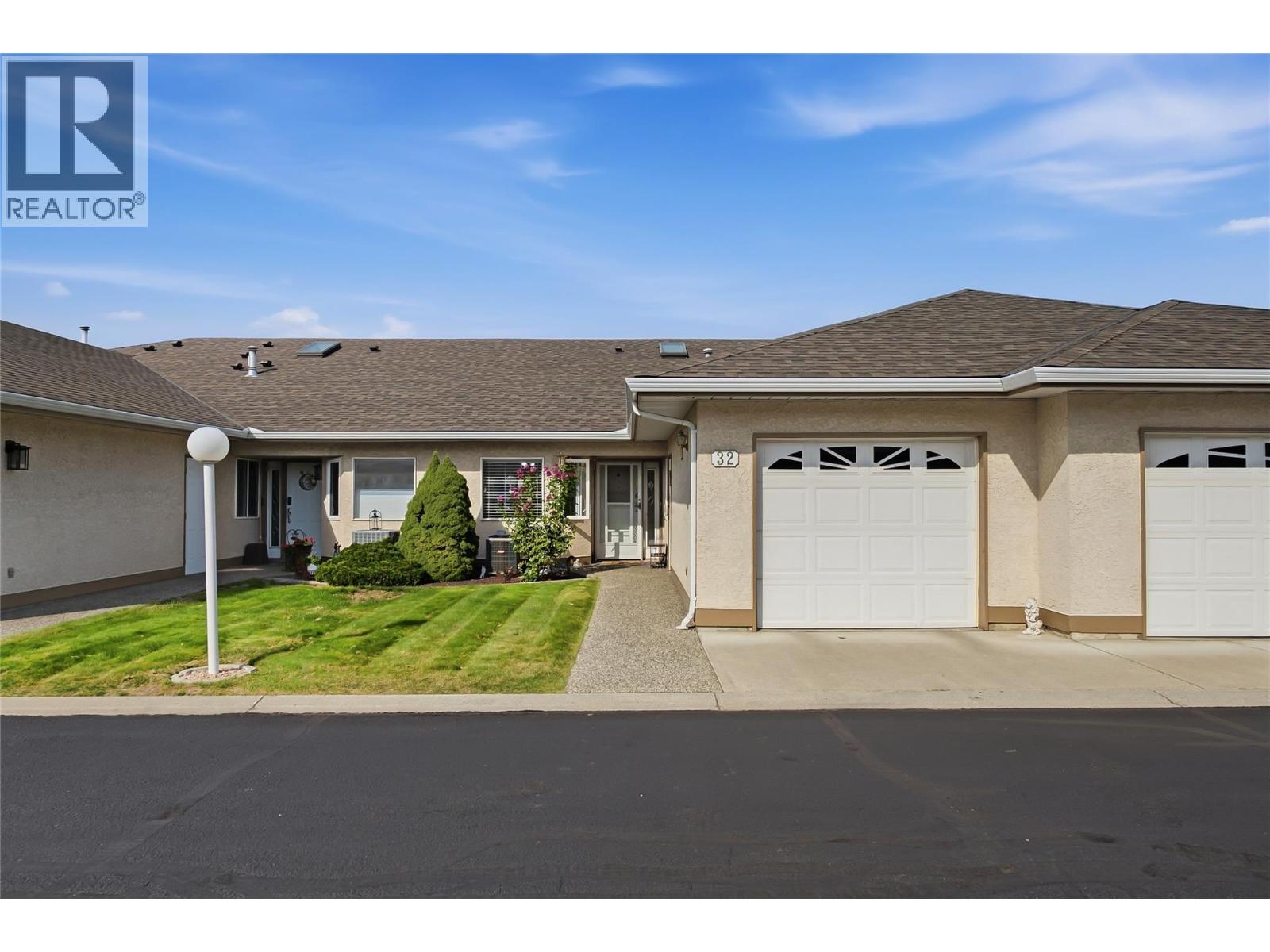 1874 Parkview Crescent Unit# 32 Lot# 32, Kelowna, British Columbia