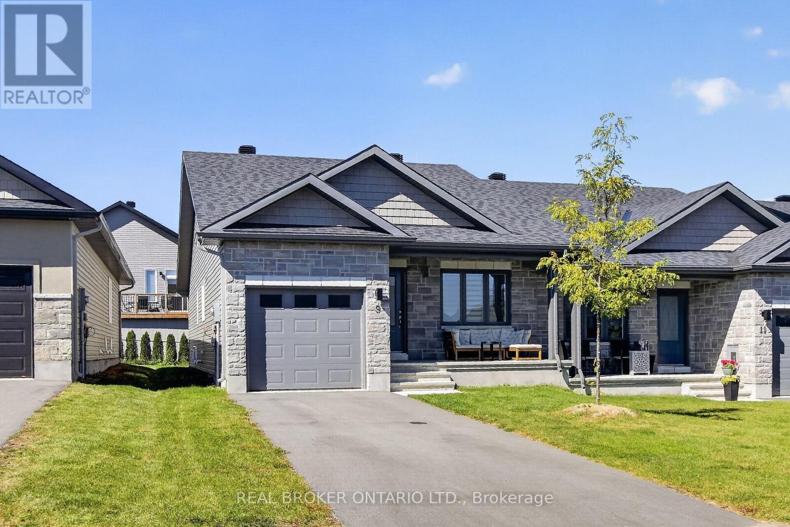 9 Yade Road, Arnprior, Ontario  K7S 0K1 - Photo 1 - X13836008