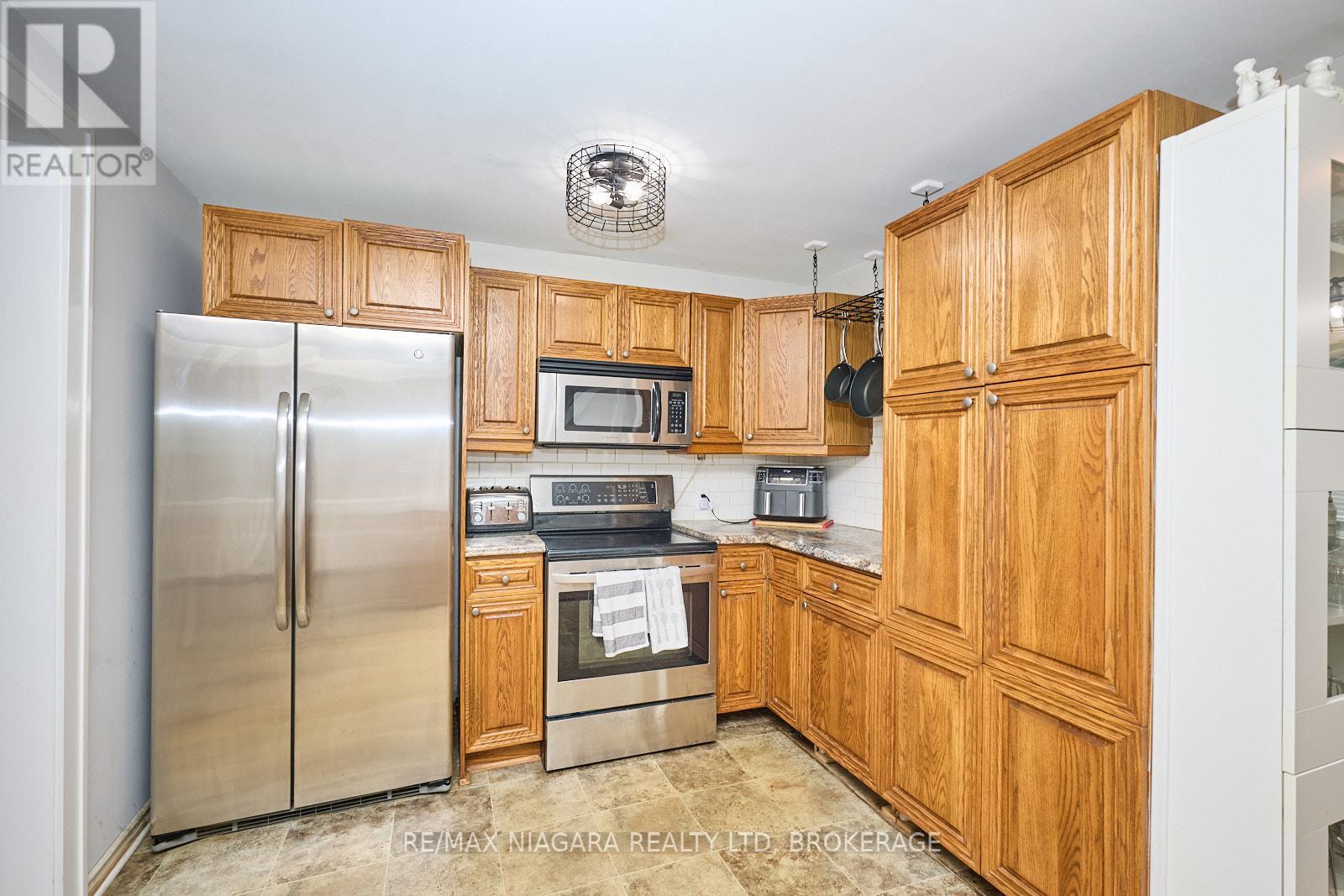 1444 Lakehurst Avenue, Fort Erie (Crescent Park), Ontario  L2A 3A3 - Photo 3 - X13836034