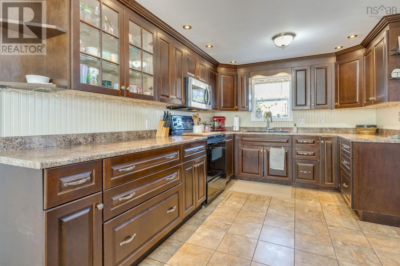 400 Pictou Road, Bible Hill, Nova Scotia  B2N 2T7 - Photo 5 - 202624545