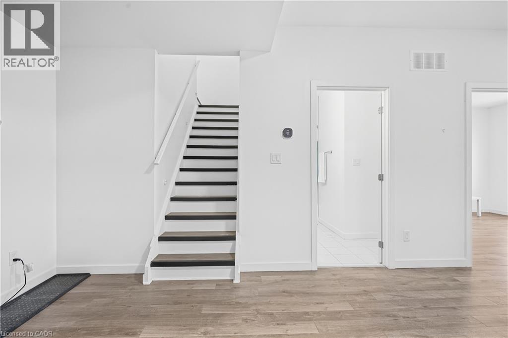 383 Chaffey Street, Welland, Ontario  L3B 0K5 - Photo 8 - 40867058