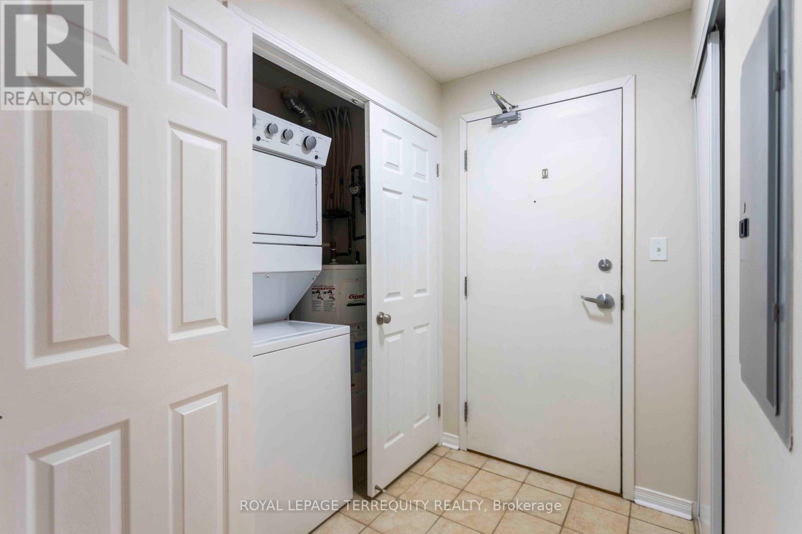 211 - 94 Aspen Springs Drive, Clarington, Ontario  L1C 5N4 - Photo 11 - E13835774