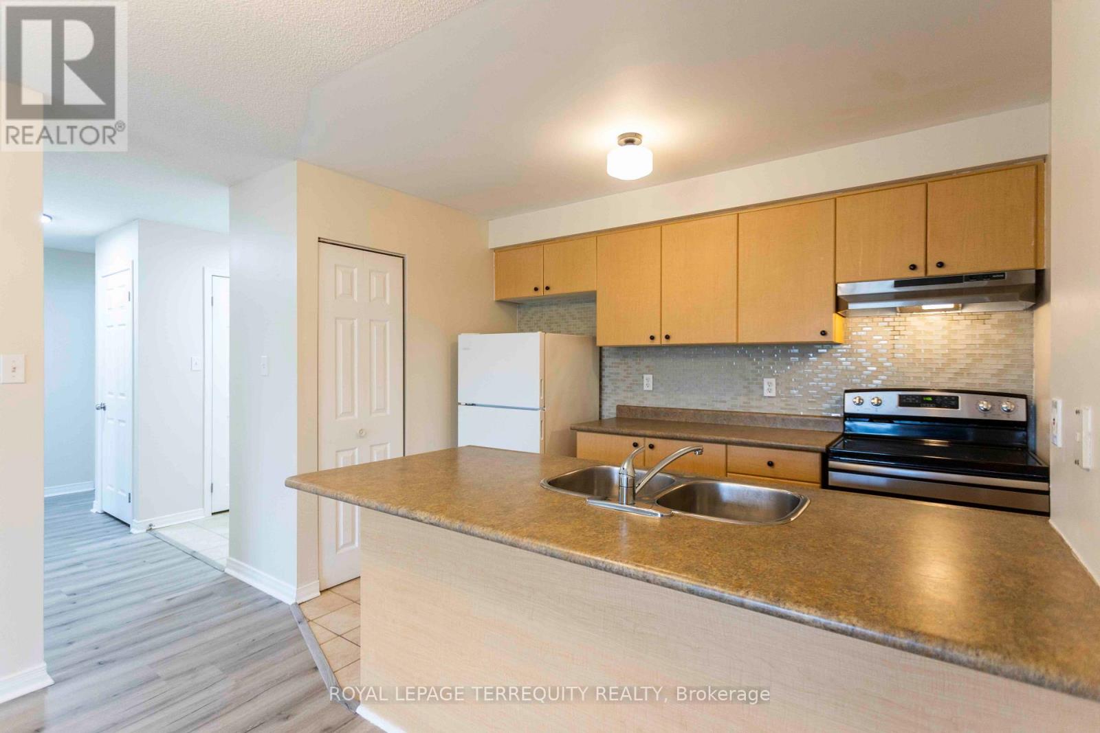 211 - 94 Aspen Springs Drive, Clarington, Ontario  L1C 5N4 - Photo 19 - E13835774