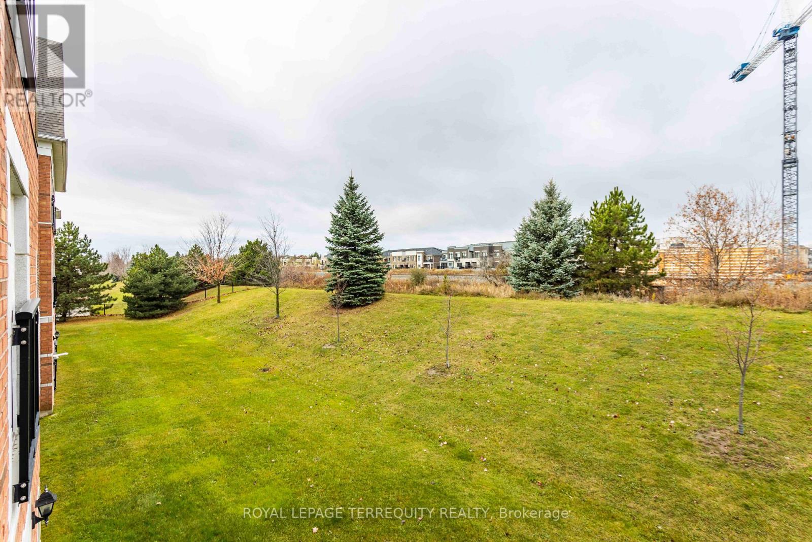 211 - 94 Aspen Springs Drive, Clarington, Ontario  L1C 5N4 - Photo 7 - E13835774