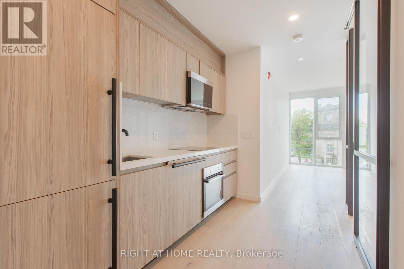 301 - 778 Queen Street E, Toronto, Ontario  M4M 1H4 - Photo 11 - E13835796