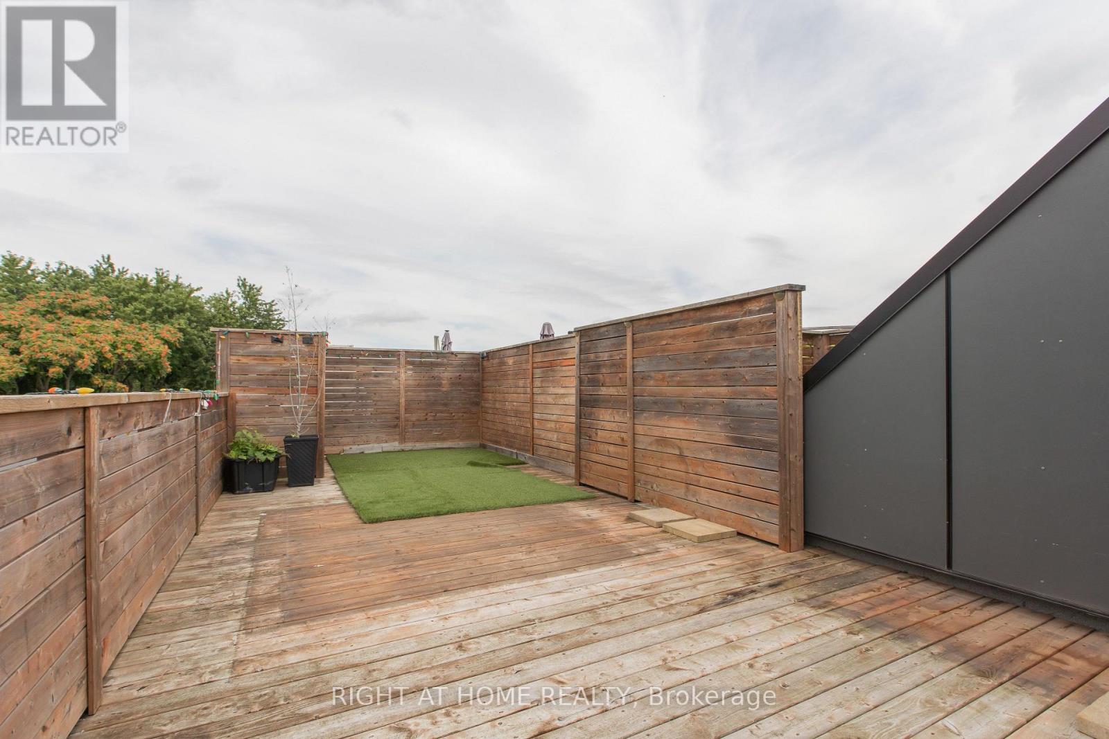 301 - 778 Queen Street E, Toronto, Ontario  M4M 1H4 - Photo 21 - E13835796