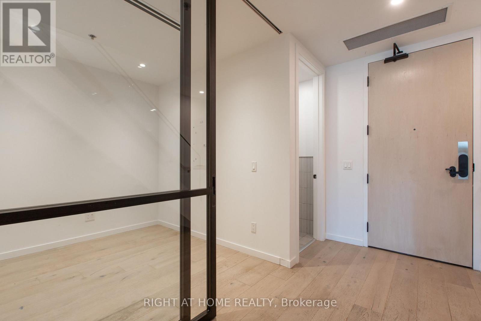 301 - 778 Queen Street E, Toronto, Ontario  M4M 1H4 - Photo 3 - E13835796