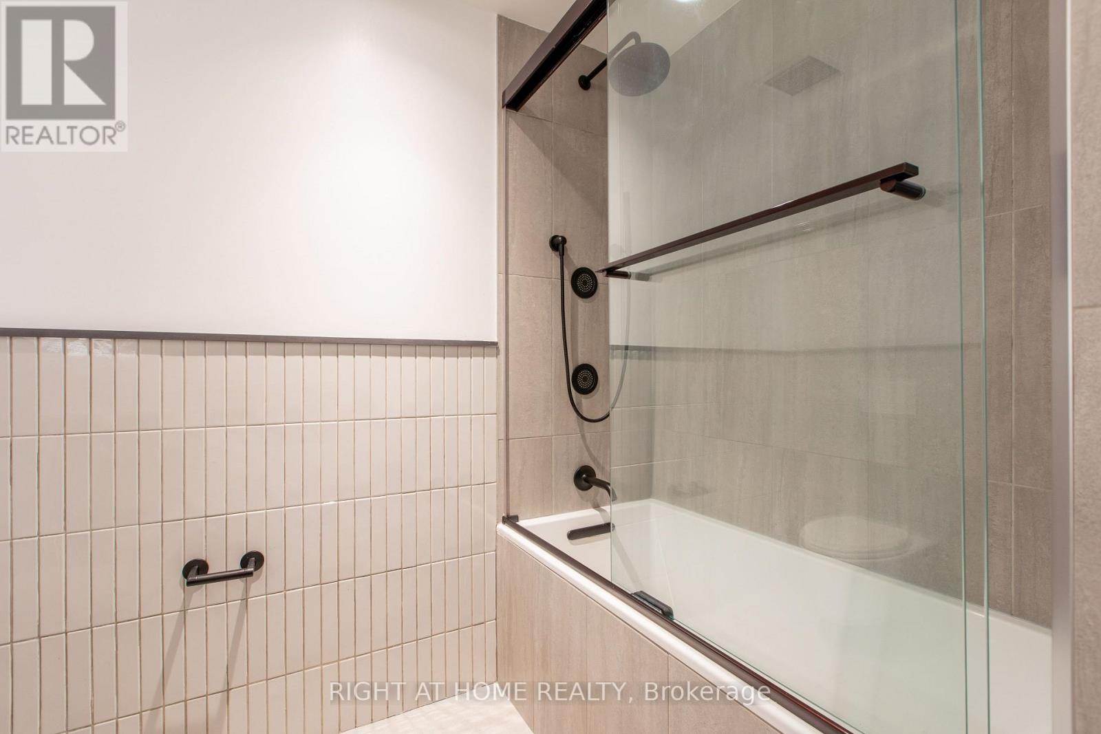 301 - 778 Queen Street E, Toronto, Ontario  M4M 1H4 - Photo 6 - E13835796