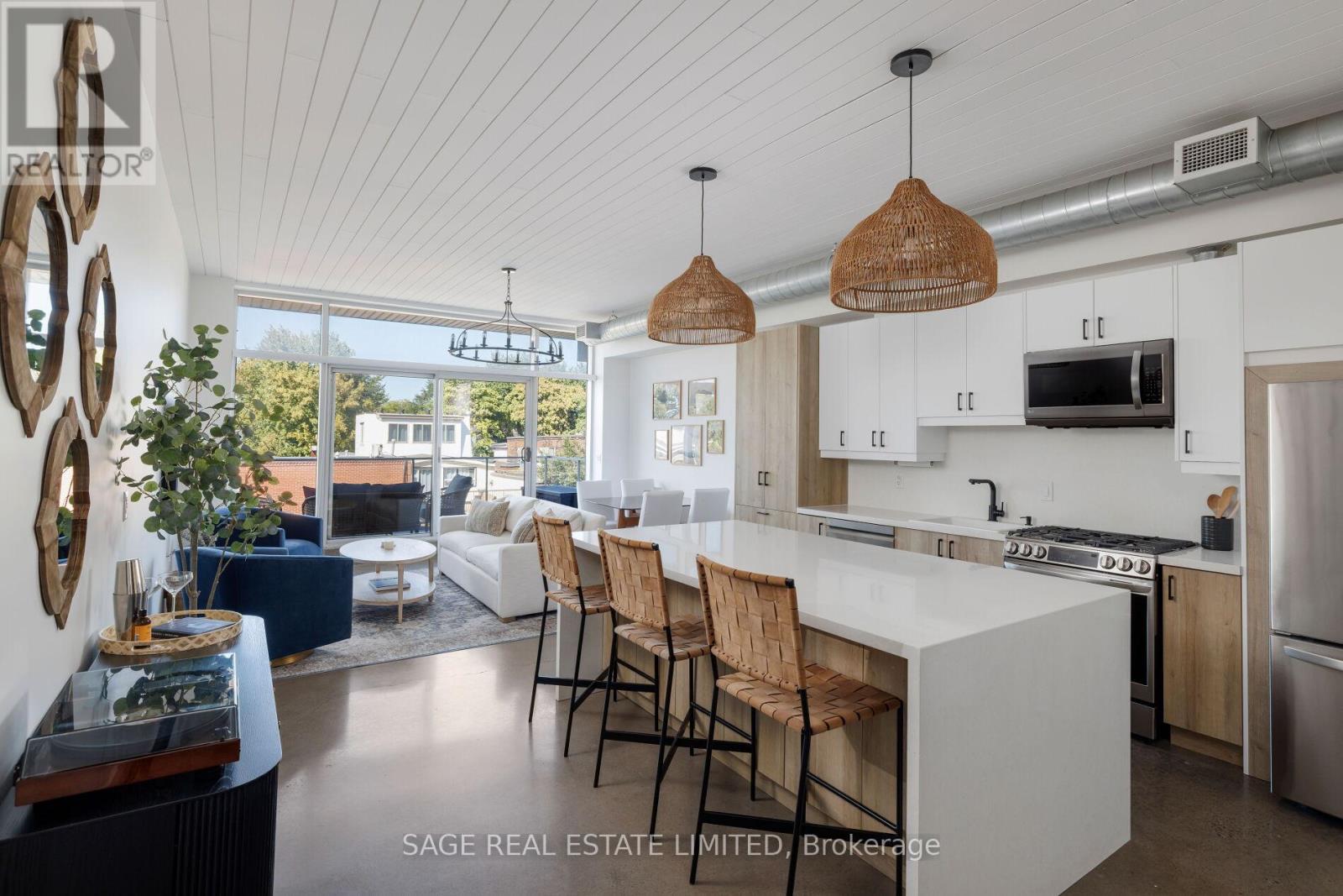 401 - 747 Queen Street E, Toronto, Ontario  M4M 1H3 - Photo 3 - E13835896