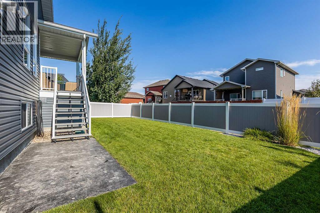 32 Hamptons Crescent SE