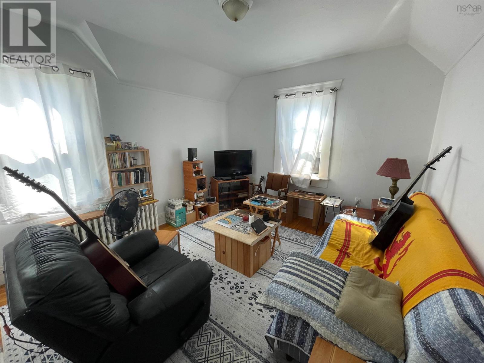 447 Bentinck Street, Sydney, Nova Scotia  B1S 2Y8 - Photo 11 - 202624547