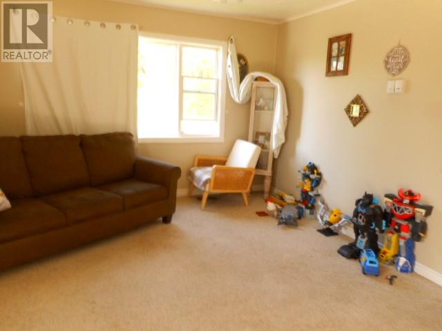 28 Poplar Road, Springdale — photo 9