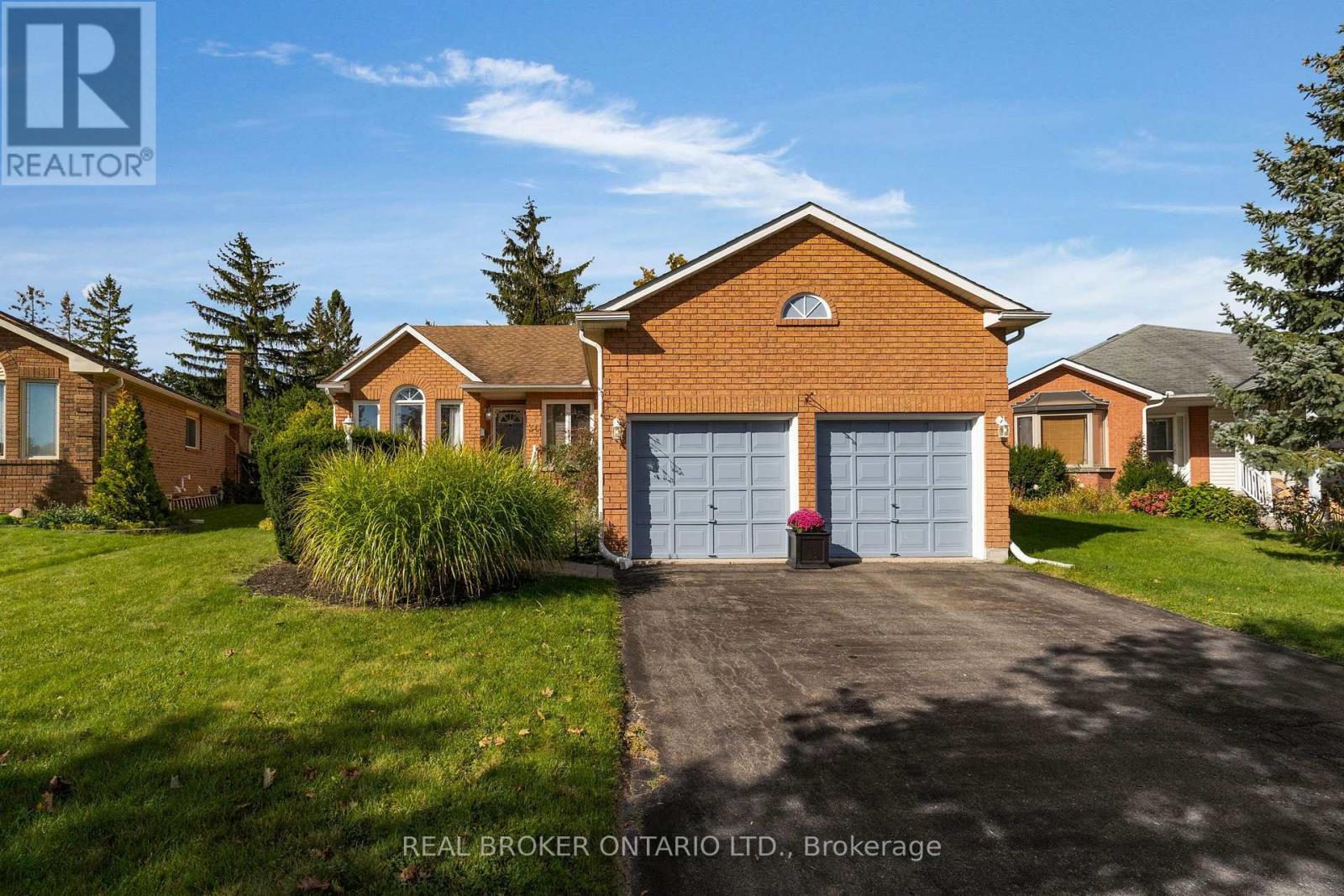 36 Webb Street, Barrie, Ontario  L4N 6V2 - Photo 1 - S13835974