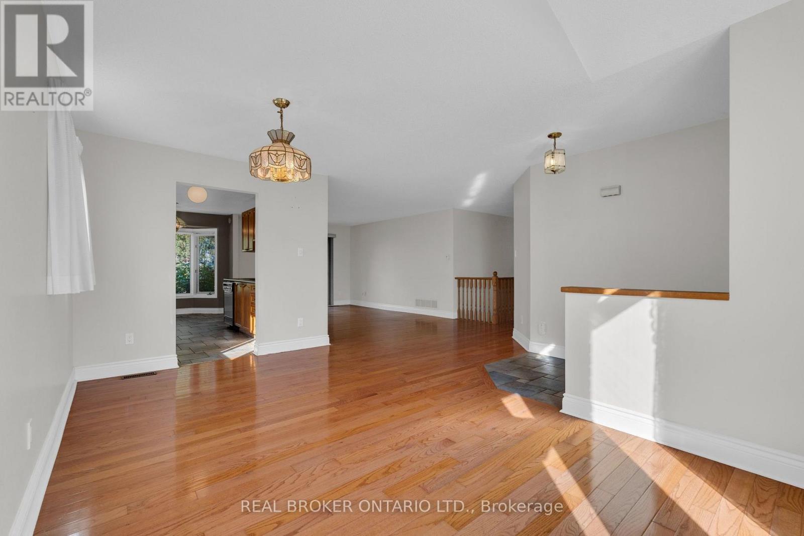 36 Webb Street, Barrie, Ontario  L4N 6V2 - Photo 8 - S13835974