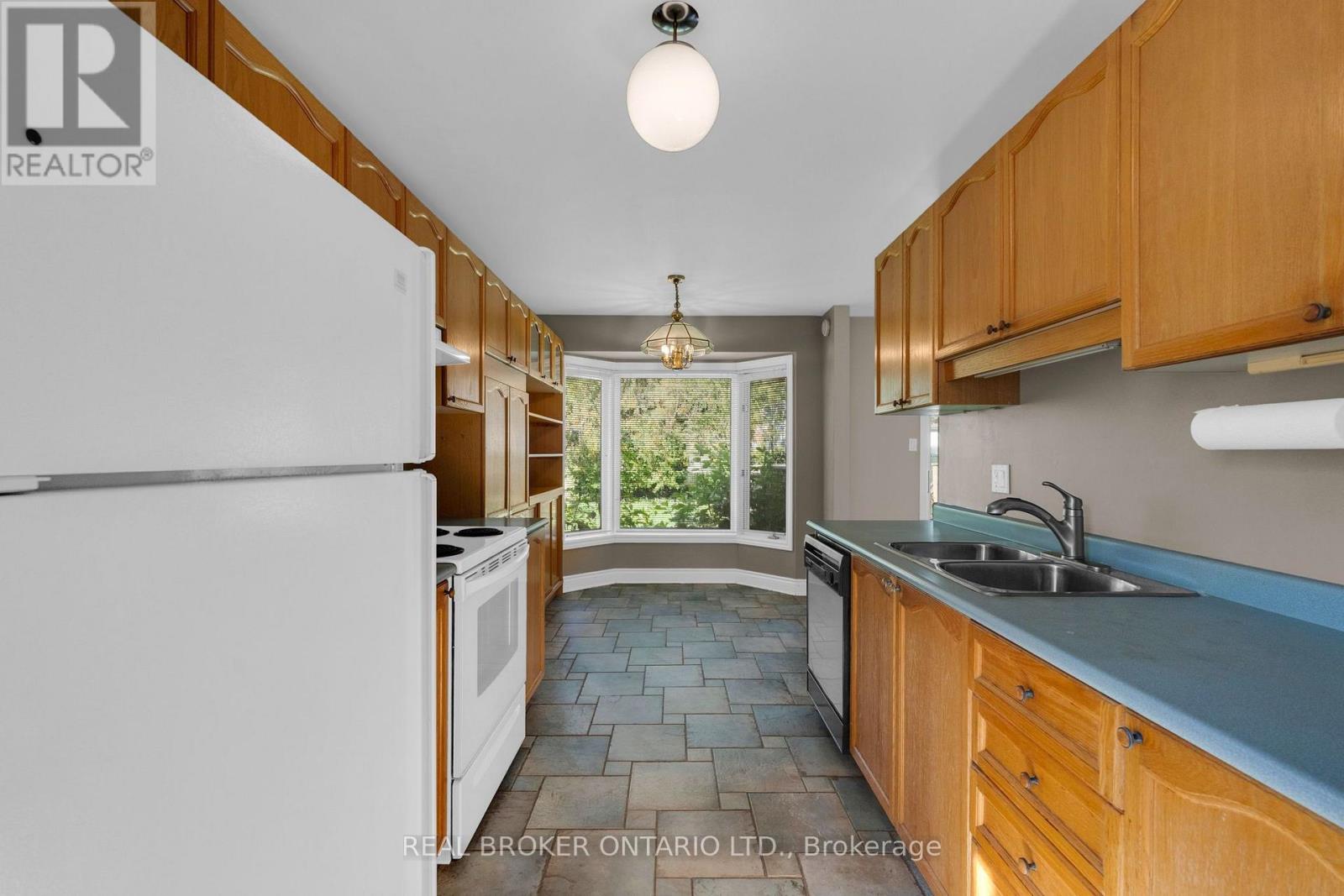 36 Webb Street, Barrie, Ontario  L4N 6V2 - Photo 9 - S13835974