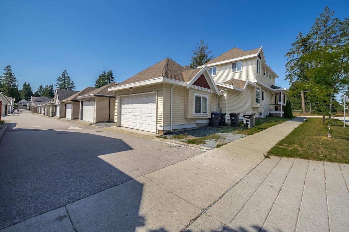 Upper 12898 60TH AVE