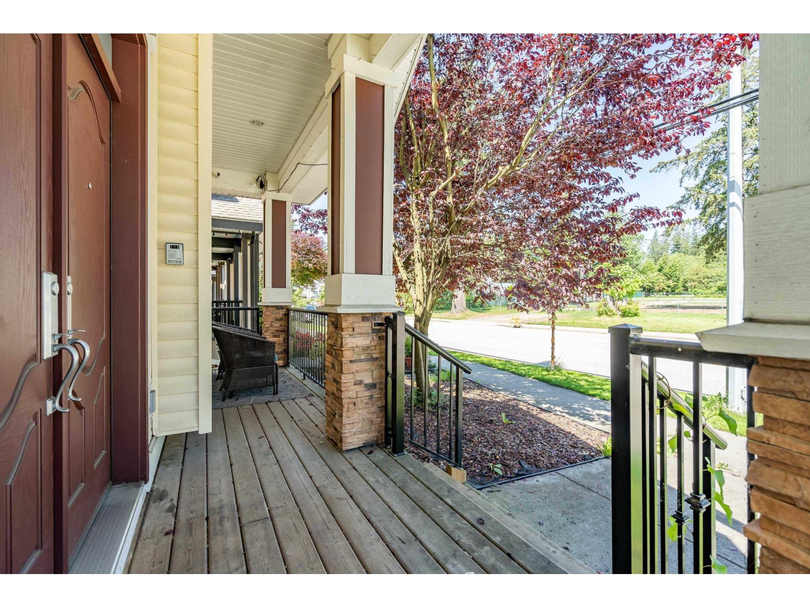 Upper 12898 60TH AVE