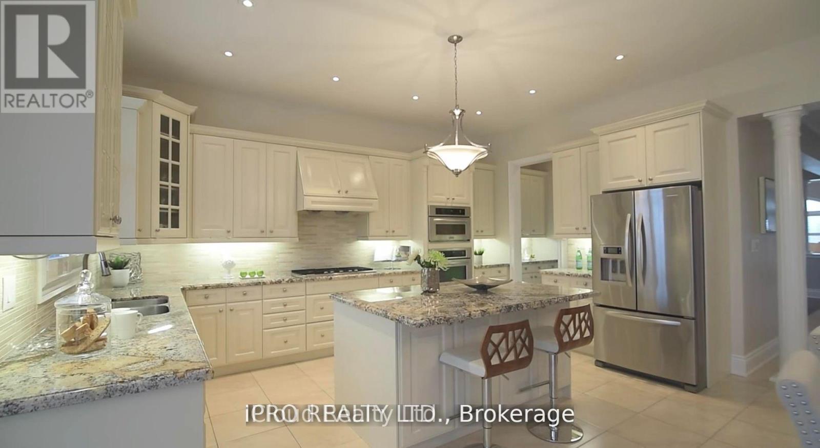 5116 Summersky Court, Mississauga, Ontario  L5M 0R3 - Photo 10 - W13835856