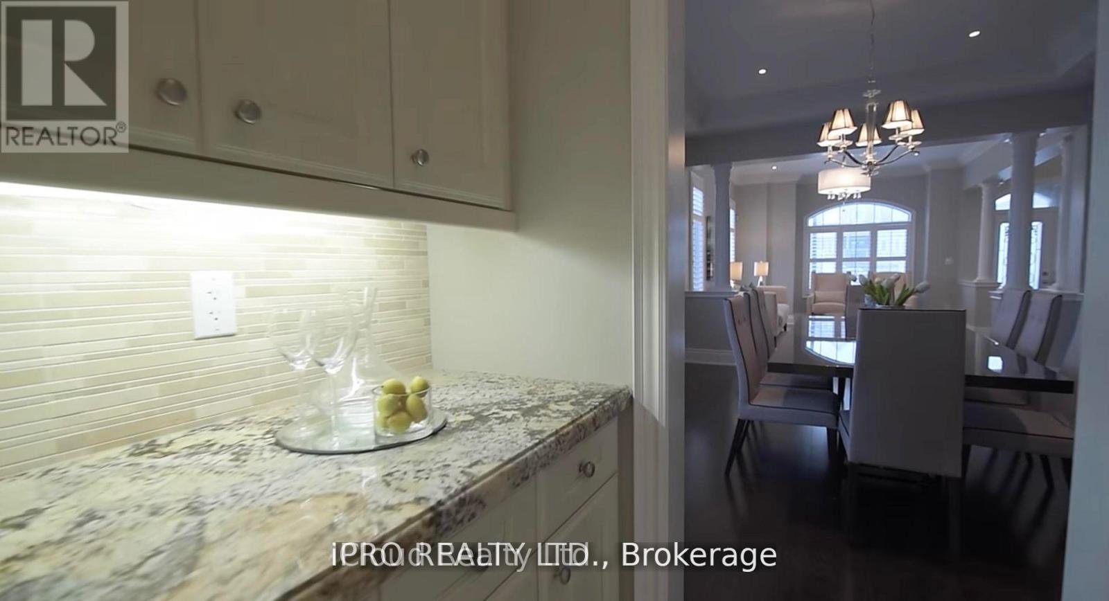 5116 Summersky Court, Mississauga, Ontario  L5M 0R3 - Photo 11 - W13835856
