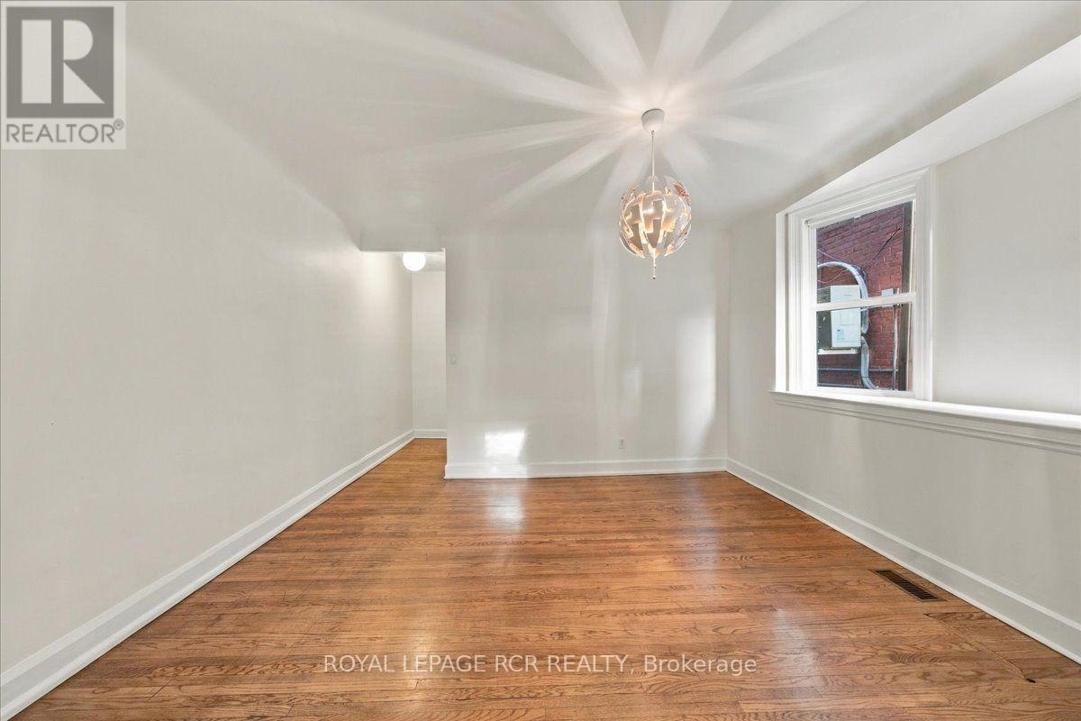 964 Shaw Street, Toronto, Ontario  M6G 3M7 - Photo 14 - W13835870