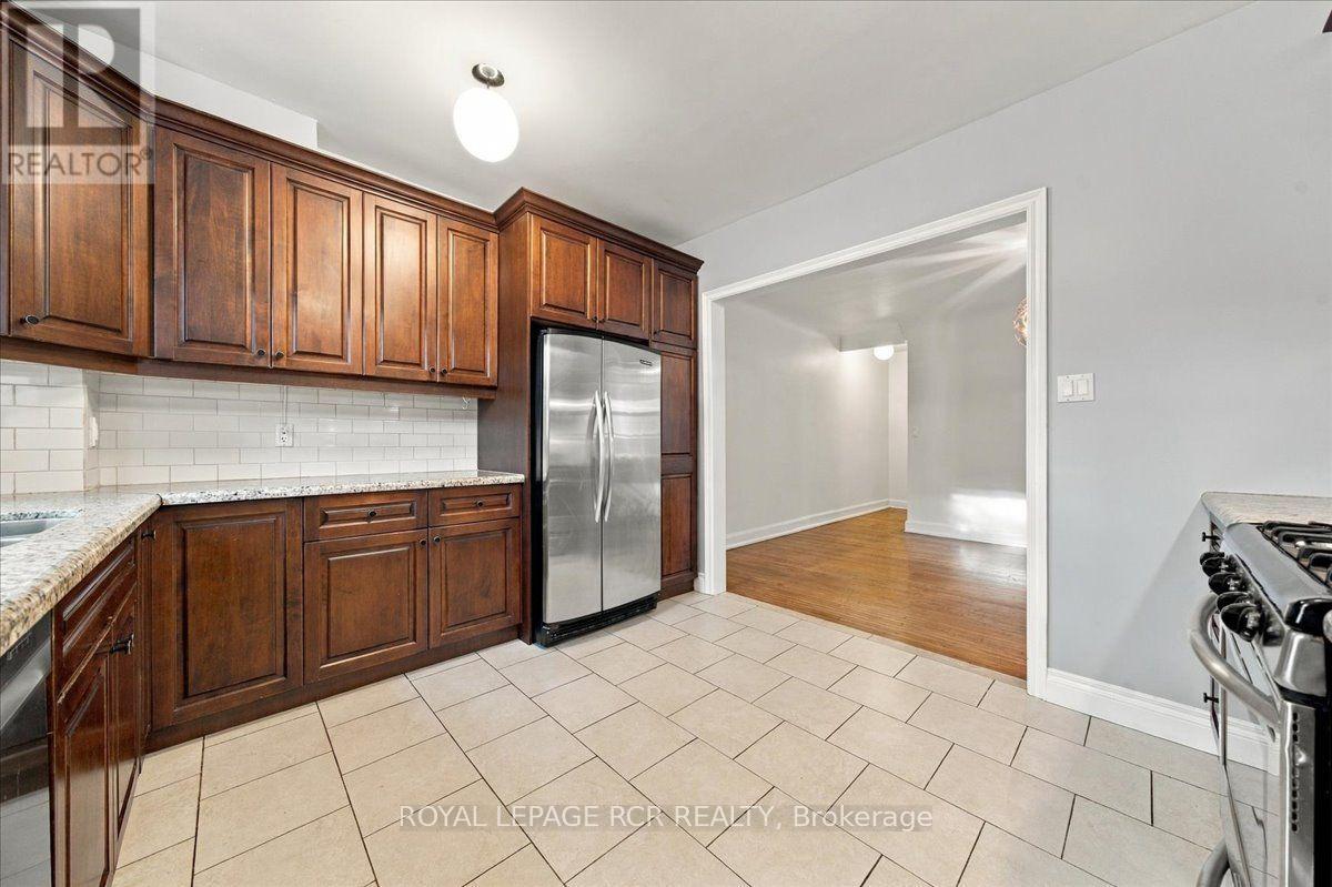 964 Shaw Street, Toronto, Ontario  M6G 3M7 - Photo 16 - W13835870