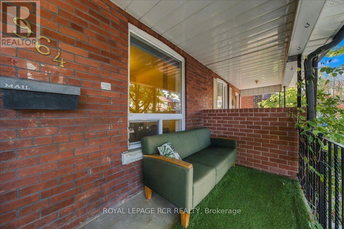 964 Shaw Street, Toronto, Ontario  M6G 3M7 - Photo 3 - W13835870
