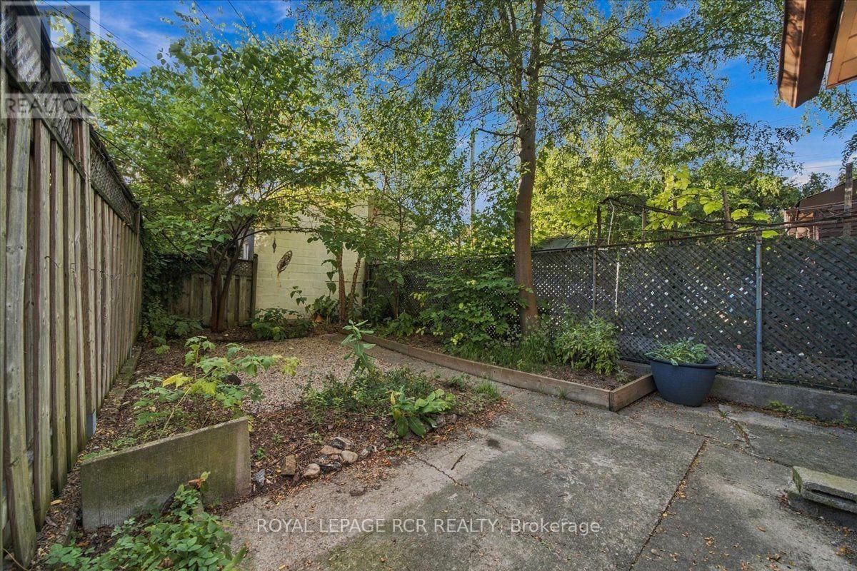 964 Shaw Street, Toronto, Ontario  M6G 3M7 - Photo 33 - W13835870
