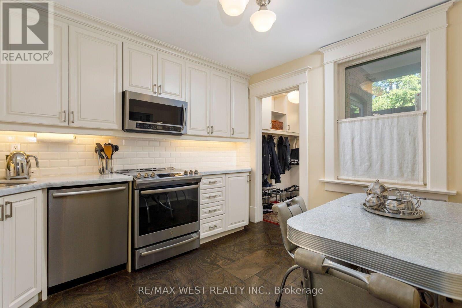 499 Parkside Drive, Toronto, Ontario  M6R 2Z9 - Photo 13 - W13835894