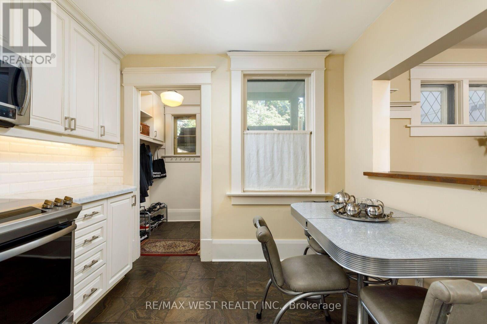 499 Parkside Drive, Toronto, Ontario  M6R 2Z9 - Photo 14 - W13835894