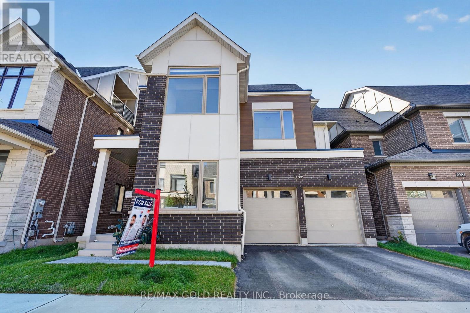 3288 Mariner Pass, Oakville, Ontario  L6M 4K1 - Photo 2 - W13835932